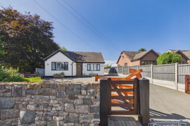 Ffordd Rhiw Ial, Llanarmon-Yn-Ial, Mold